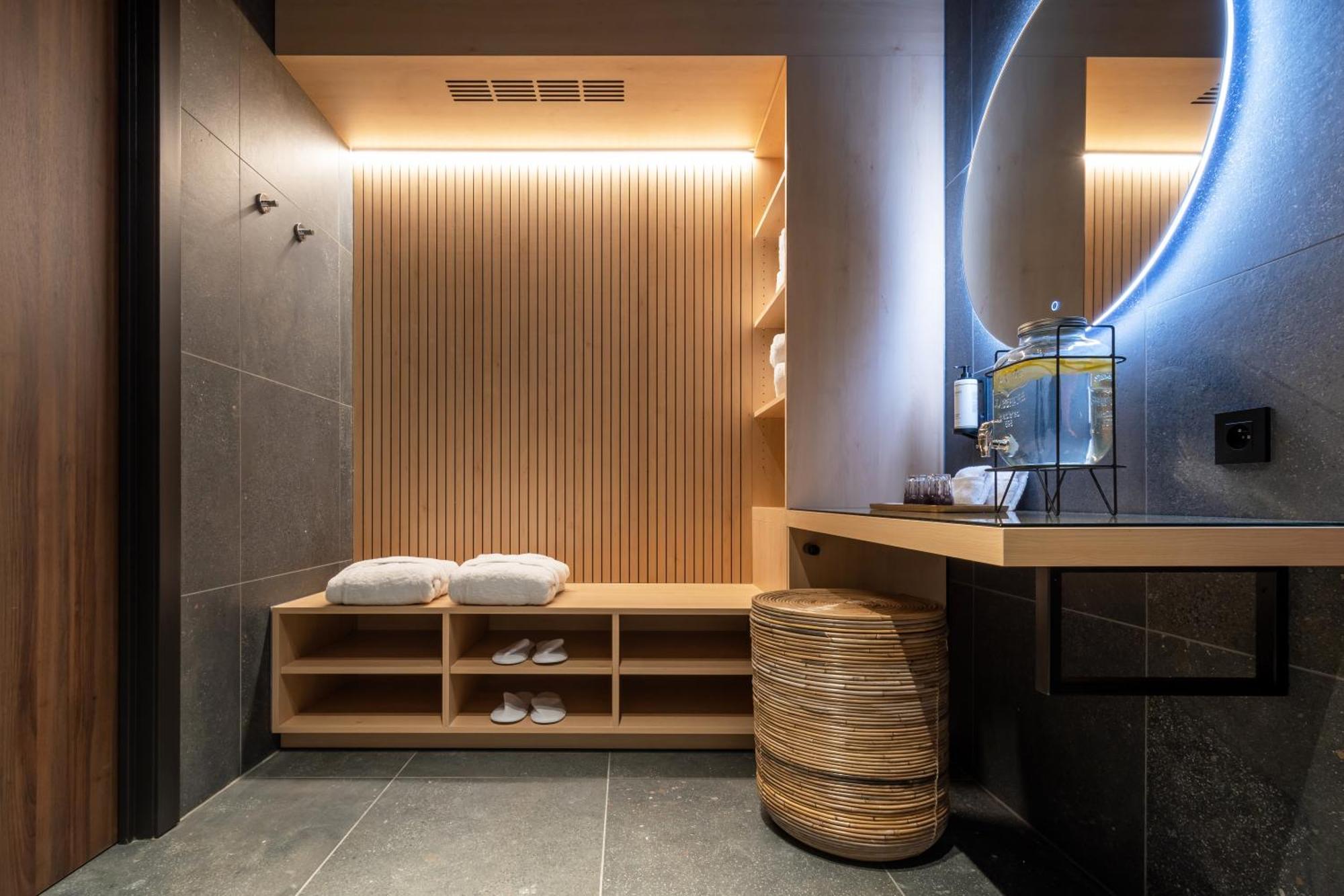 One Two Four - Hotel & Spa خنت المظهر الخارجي الصورة