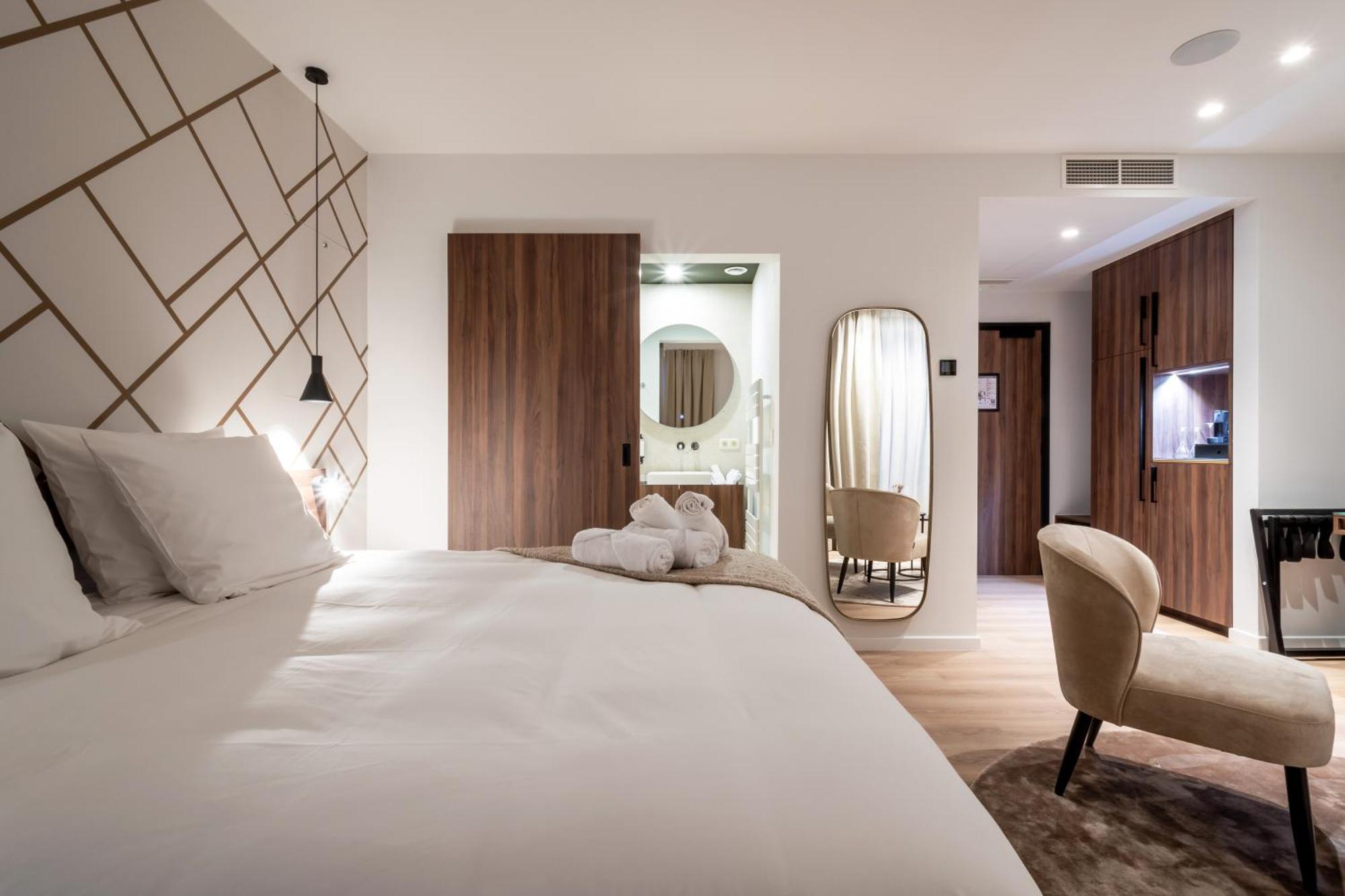 One Two Four - Hotel & Spa خنت المظهر الخارجي الصورة